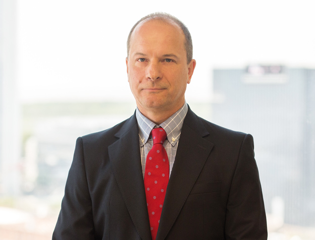 Con vocación de servicio y compromiso por el largo plazo