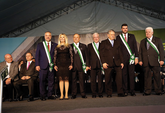 Distinción para Néstor Abatidaga en Brasil