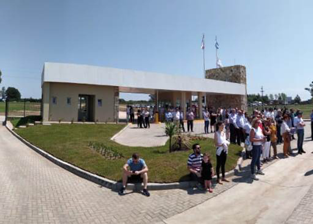 Río Uruguay Seguros presentó oficialmente el barrio “Las Acacias”