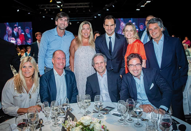 Clientes de Experta Seguros disfrutaron junto a Roger Federer