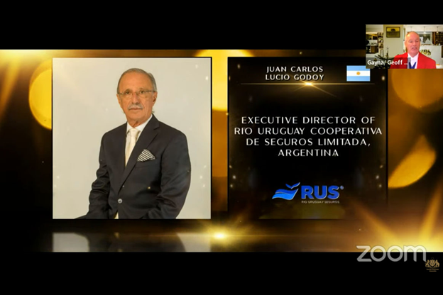 Godoy fue reconocido por la Academic Union Oxford como Profesor Honorario en el campo de los negocios y la economía