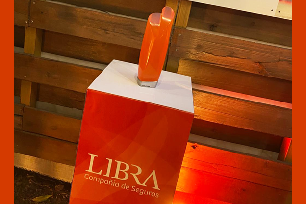 Reconocidos protagonistas recibieron el Premio Actitud de Libra Seguros en el 2021