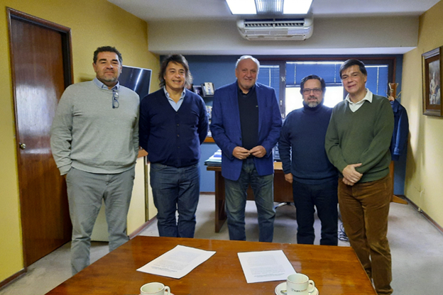 Convenio de Cooperación entre AlbaCaución y APIA