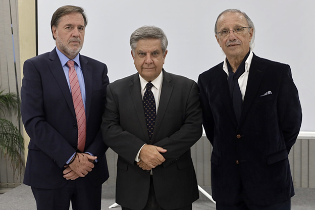 Conferencia Magistral “La Era del Desorden” de RUS