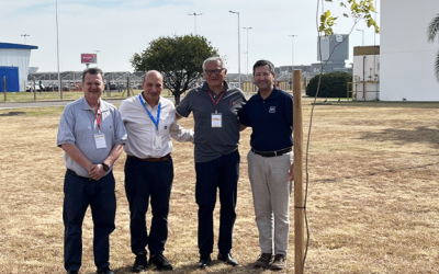 En el marco de los 25 años de la Planta de GM se realizó la plantación de un Lapacho junto a La Segunda Seguros
