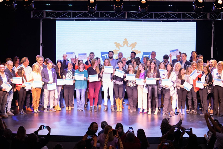Entrega de diplomas a Productores Asesores de Seguros