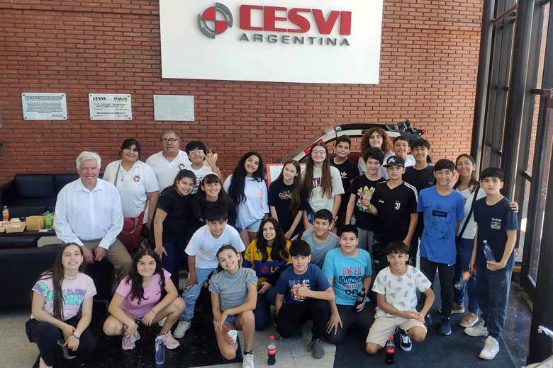 Auspiciados por RUS, alumnos ganadores de las Olimpíadas del Conocimiento visitaron Cesvi