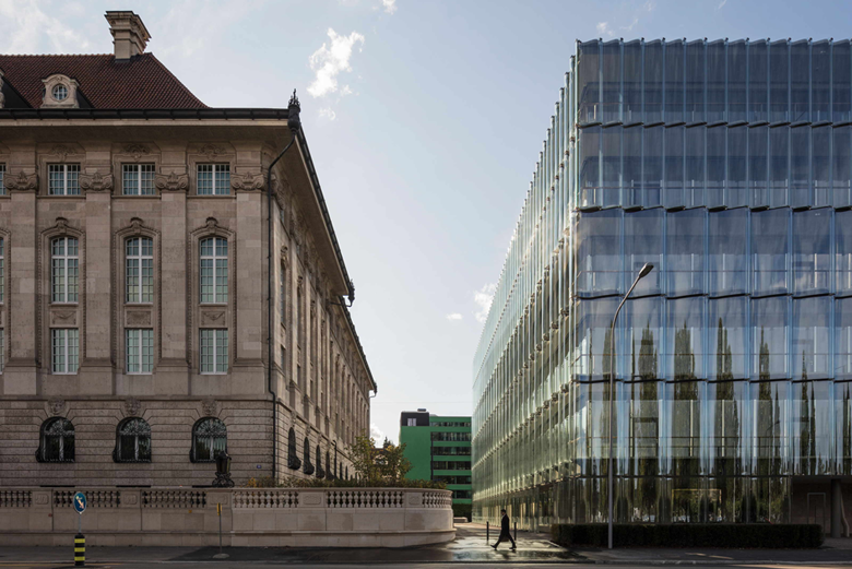 Swiss Re reporta un beneficio neto de 2.100 millones de dólares en el primer semestre de 2024
