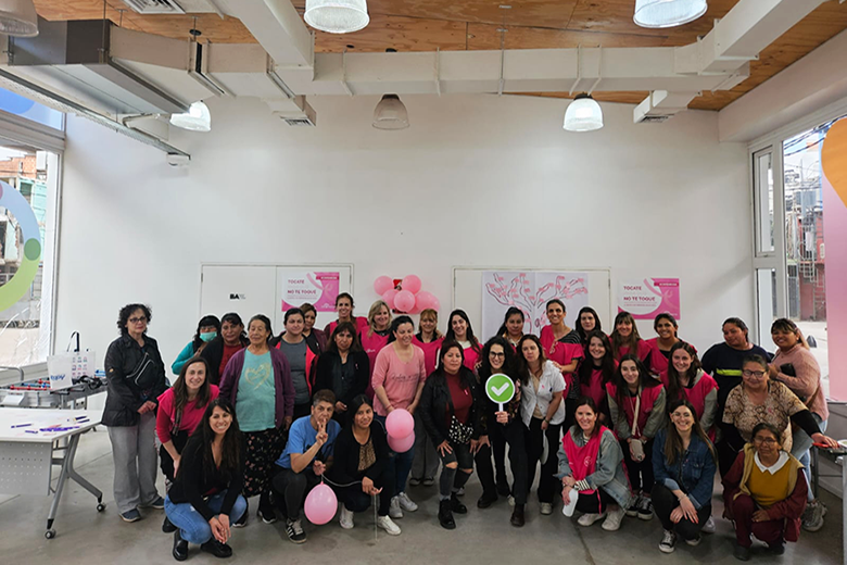 CNP Seguros lleva el octubre rosa al Barrio Mugica