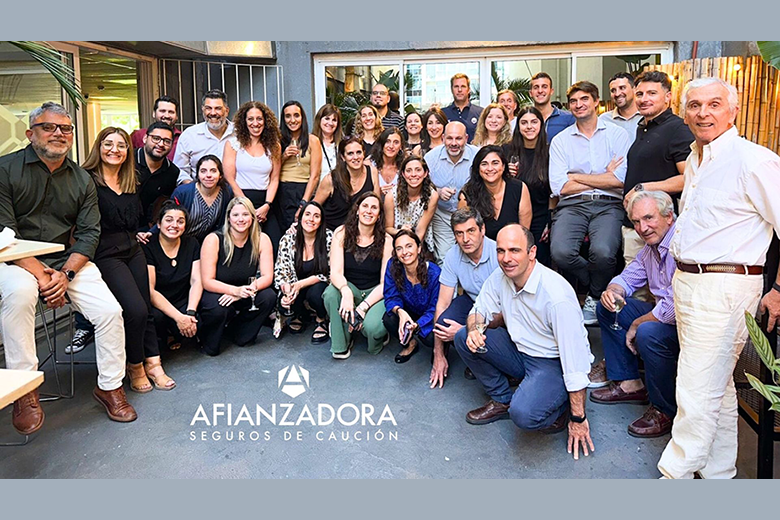 Afianzadora les desea Felices Fiestas