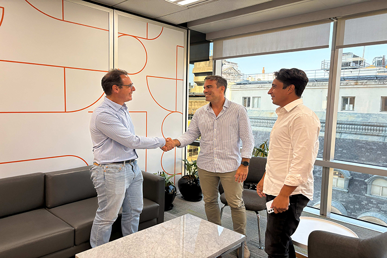 Galicia Seguros y Vaistech sellan una alianza estratégica para acelerar el desarrollo de soluciones digitales para Productores