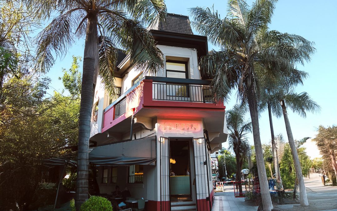 Un bar vintage con el encanto del barrio en Villa Devoto